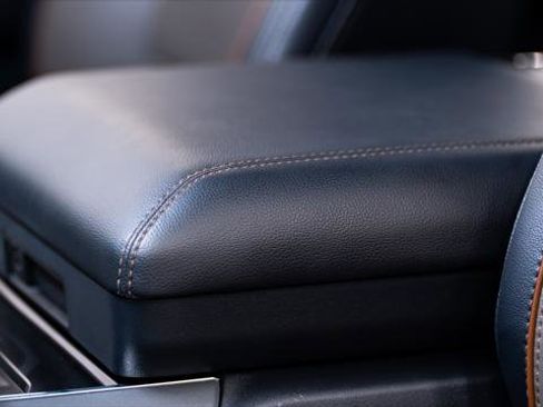 Used 2025 Ford F150 Lariat w/ Equipment Group 501A Mid image 14