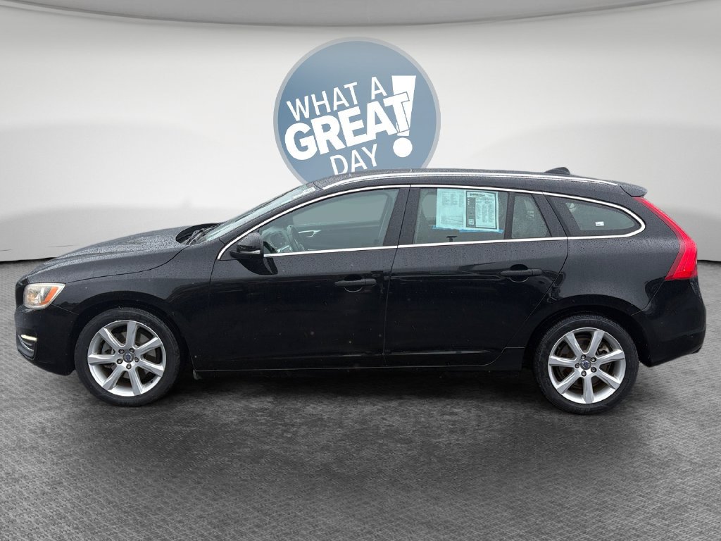 Used 2017 Volvo V60 T5 Premier w/ Convenience Package FWD image 7