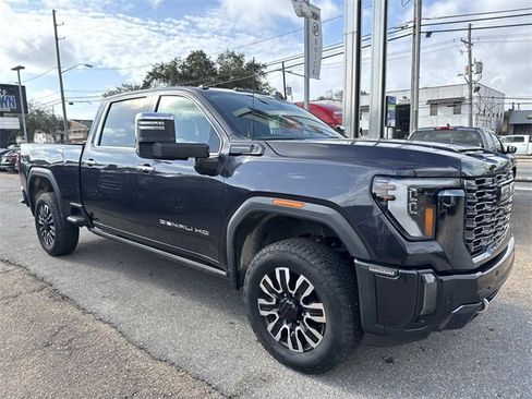 Used 2024 GMC Sierra 2500 Denali Ultimate image 4