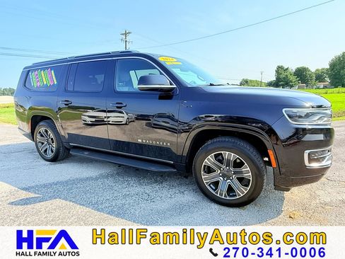 Used 2024 Jeep Wagoneer L Series II w/ Flexible Seating Group AWD/4WD image 7