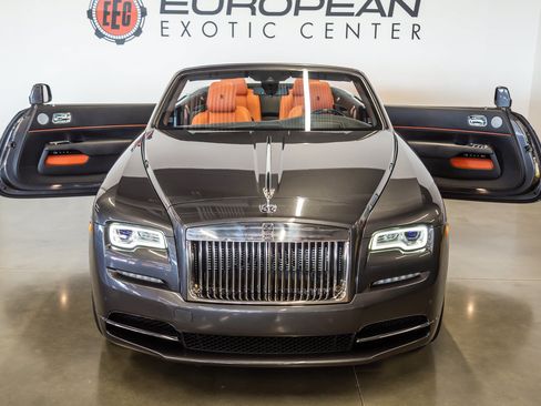 Used 2018 Rolls-Royce Dawn RWD image 5
