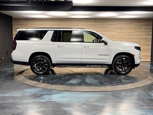 Used 2024 Chevrolet Suburban RST w/ Luxury Package image 11