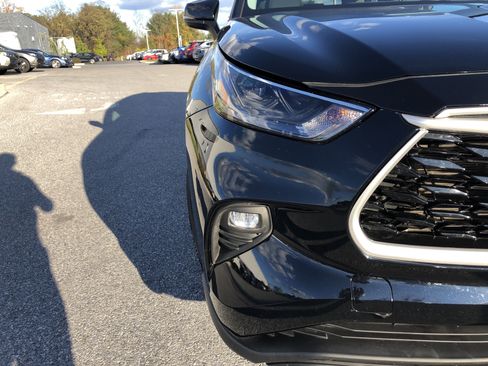 Used 2022 Toyota Highlander XLE image 15