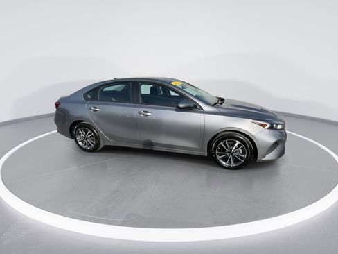 Used 2022 Kia Forte LXS image 25