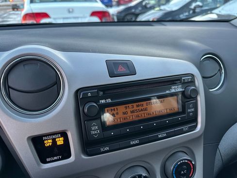 Used 2013 Toyota Matrix L image 16