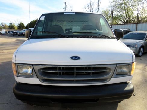 Used 2001 Ford E-150 and Econoline 150 image 2