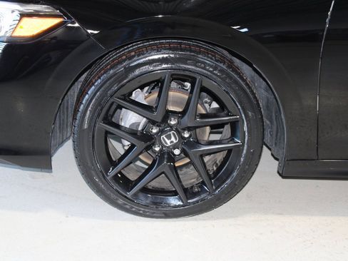 Used 2025 Honda Civic Sport image 6