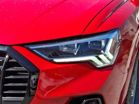 Used 2022 Audi Q3 2.0T Premium Plus w/ Premium Plus Package image 9