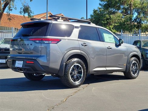 New 2025 Nissan Pathfinder Rock Creek image 2