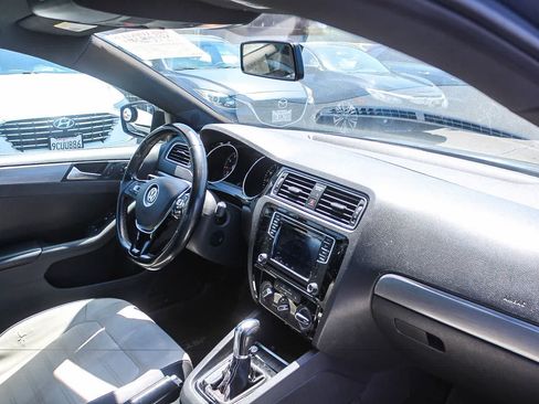 Used 2016 Volkswagen Jetta Sport w/ Lighting Package FWD image 21