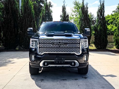 Used 2020 GMC Sierra 3500 Denali w/ Denali Ultimate Package AWD/4WD image 3