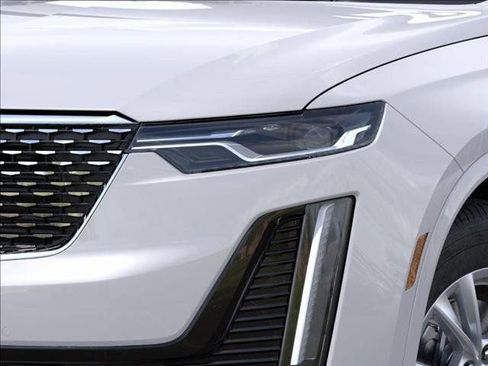 New 2025 Cadillac XT6 Luxury FWD image 10