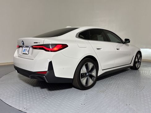 Used 2026 BMW i4 eDrive40 w/ Premium Package RWD image 9