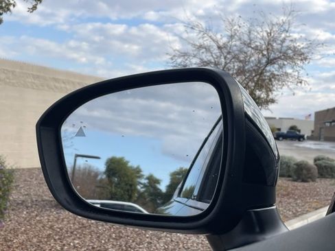 Used 2023 Nissan Ariya FWD image 27