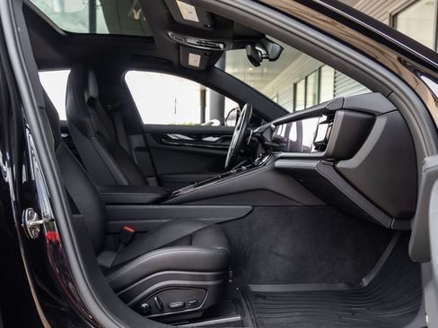 Certified 2025 Porsche Panamera image 41