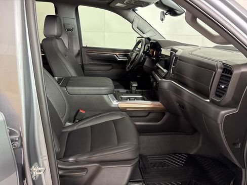 Used 2026 Chevrolet Silverado 1500 LT Trail Boss w/ LT Trail Boss Premium Package AWD/4WD image 22