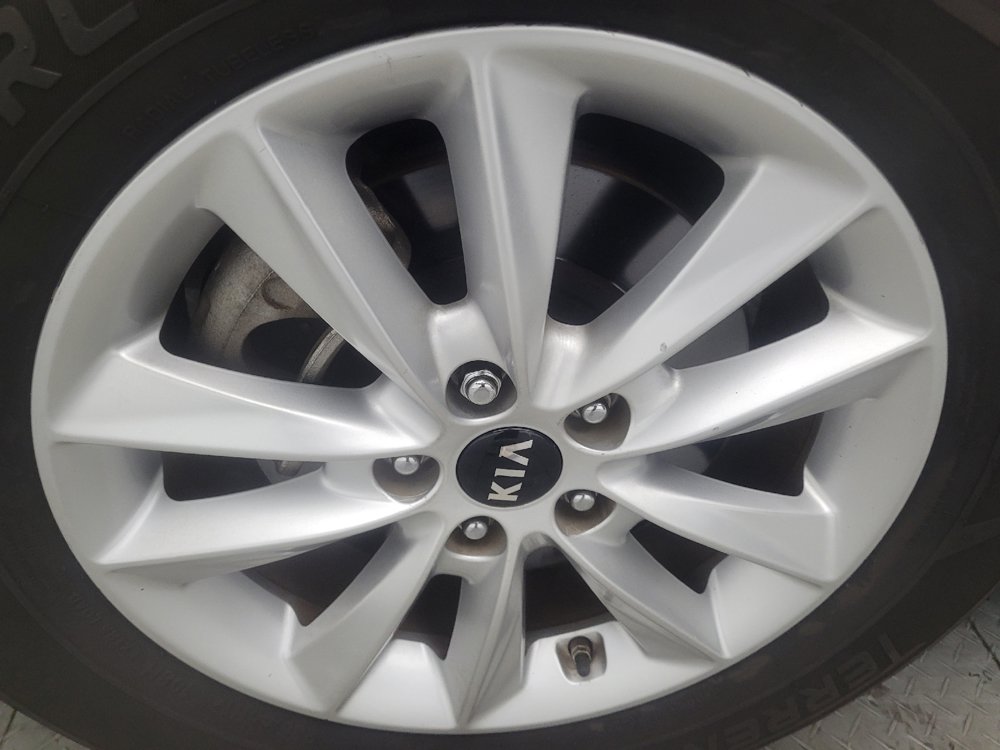 Used 2019 Kia Sorento L FWD image 31