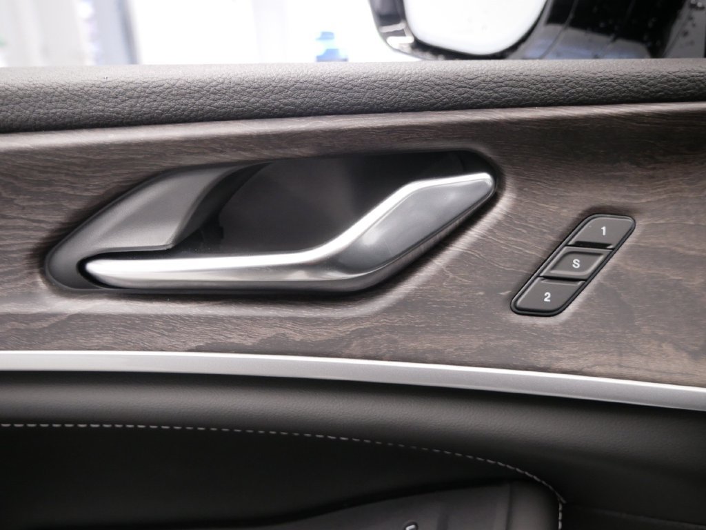New 2027 Jeep Grand Cherokee Limited AWD/4WD image 19