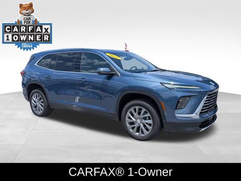 Used 2025 Buick Enclave Preferred w/ Power Package FWD image 2