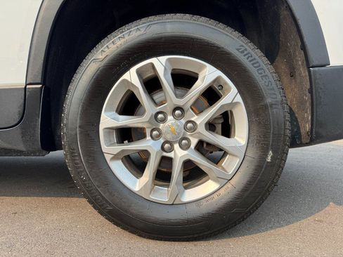 Used 2018 Chevrolet Traverse LS FWD image 13