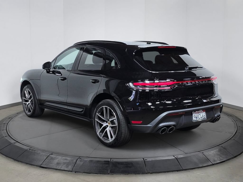 Certified 2026 Porsche Macan AWD/4WD image 3