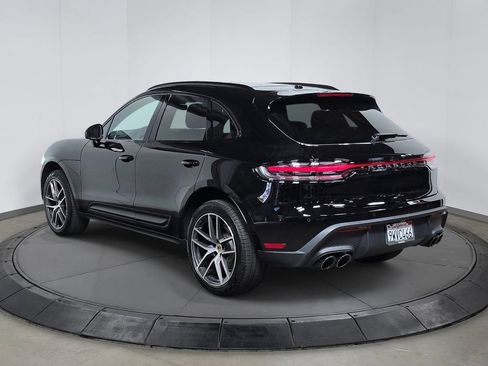 Certified 2026 Porsche Macan AWD/4WD image 3