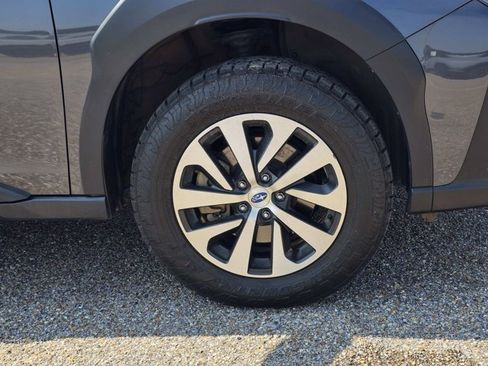 Used 2024 Subaru Outback Premium AWD/4WD image 7