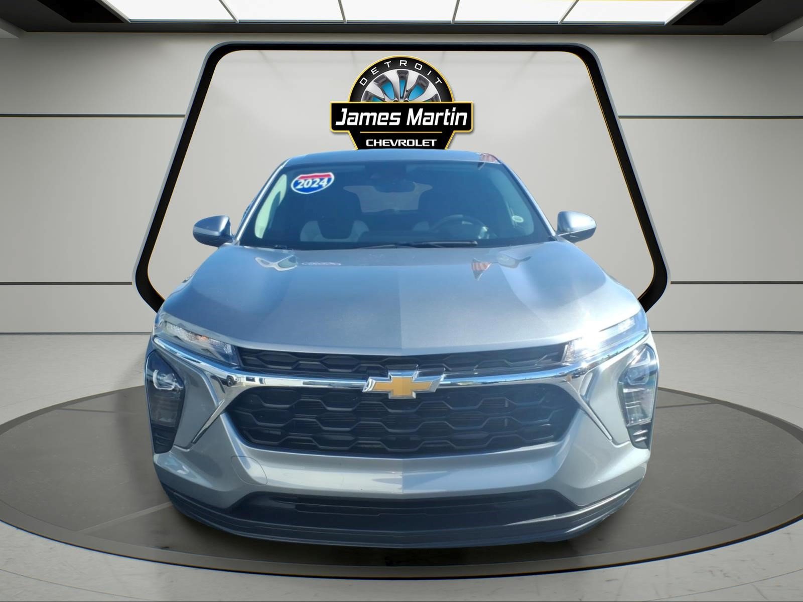 Used 2024 Chevrolet Trax LS w/ LS Convenience Package FWD image 2