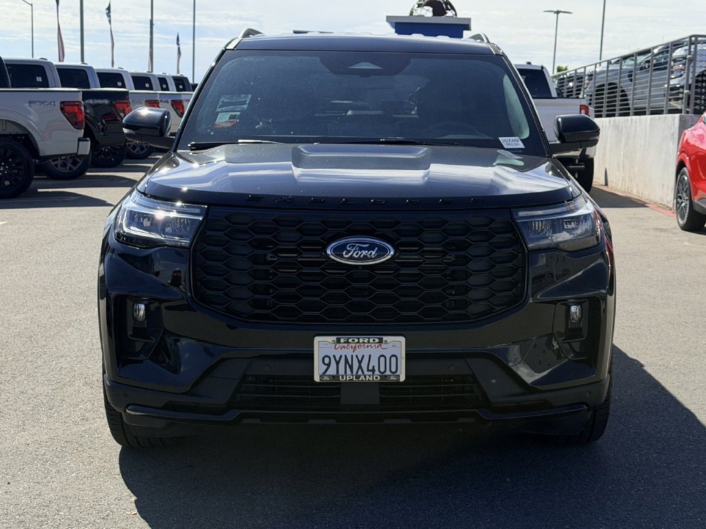 Used 2026 Ford Explorer ST-Line w/ ST-Line Street Pack RWD image 2