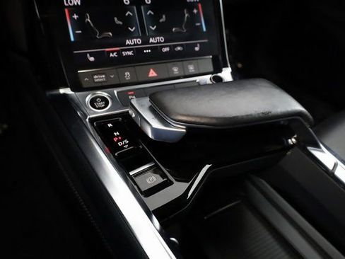Used 2021 Audi e-tron Premium w/ Convenience Plus Package image 20