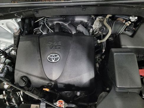 Used 2018 Toyota Highlander SE AWD/4WD image 30