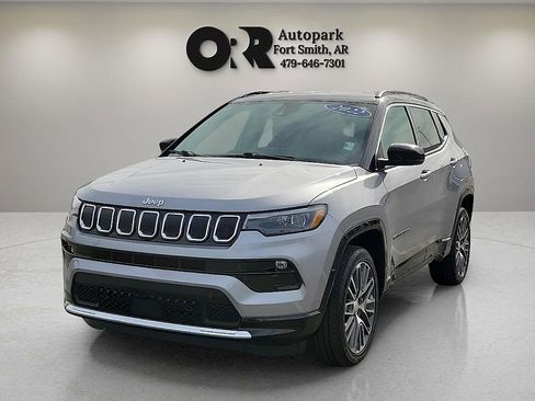 Used 2022 Jeep Compass Limited w/ Elite Group image 2