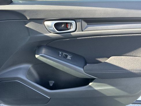 Used 2023 Honda Civic Sport image 18