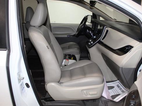 Used 2022 Dodge Durango R/T w/ Blacktop Package AWD/4WD image 26