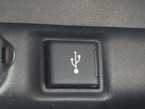 Used 2020 Toyota RAV4 LE image 19