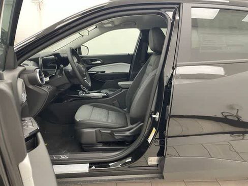 New 2026 Chevrolet Trax LT w/ Driver Confidence Package FWD image 9