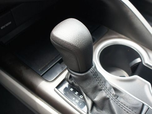 Used 2022 Toyota Camry LE FWD image 10