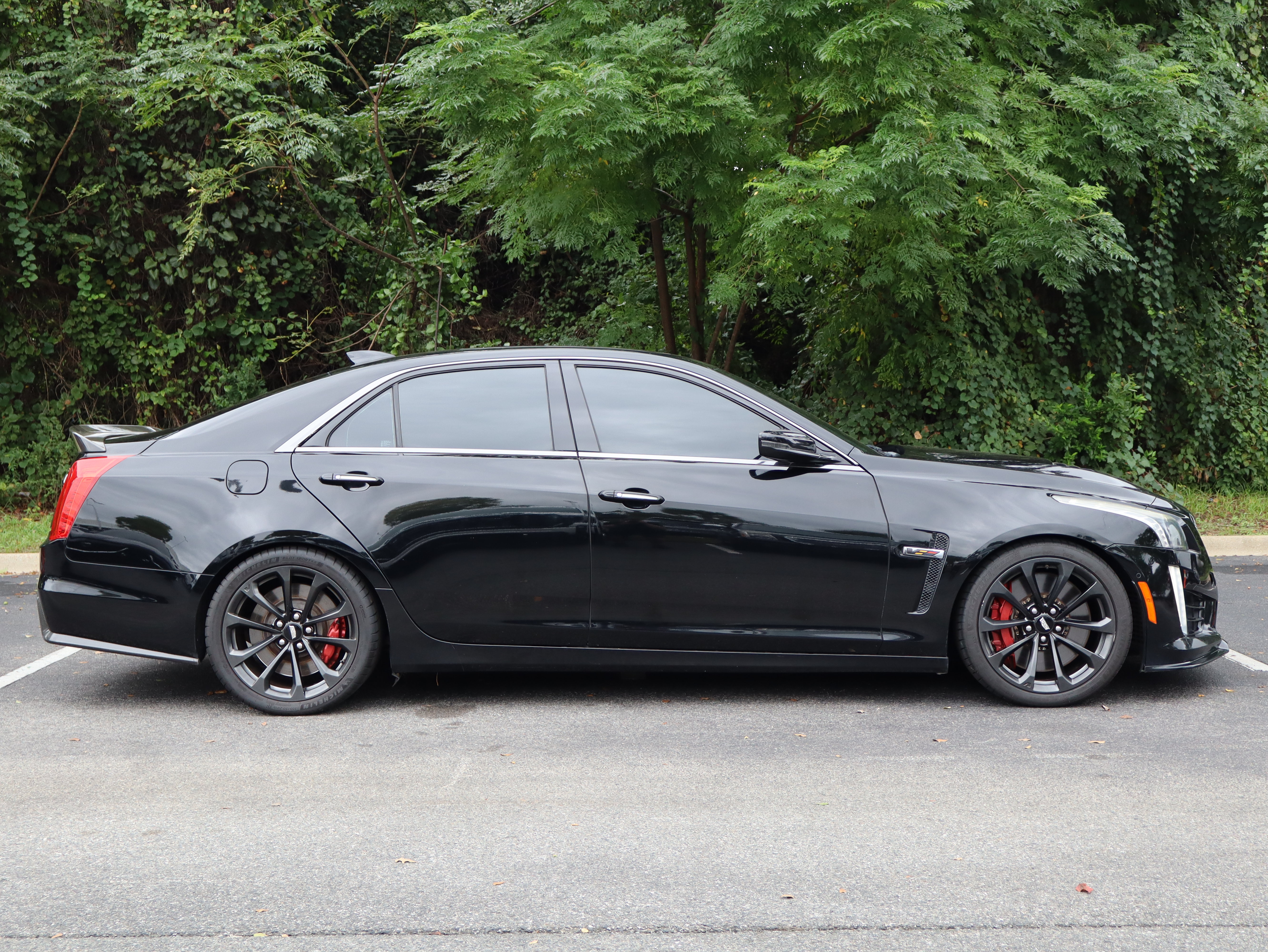 Used 2018 Cadillac CTS V w/ Carbon Fiber Package RWD image 8