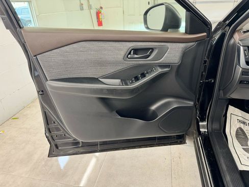 Used 2021 Nissan Rogue S AWD/4WD image 11