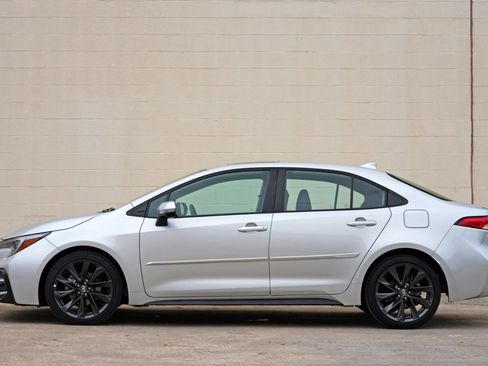 Used 2024 Toyota Corolla SE w/ SE Premium Package FWD image 8