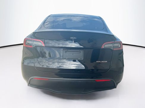Used 2023 Tesla Model Y Performance AWD/4WD image 7