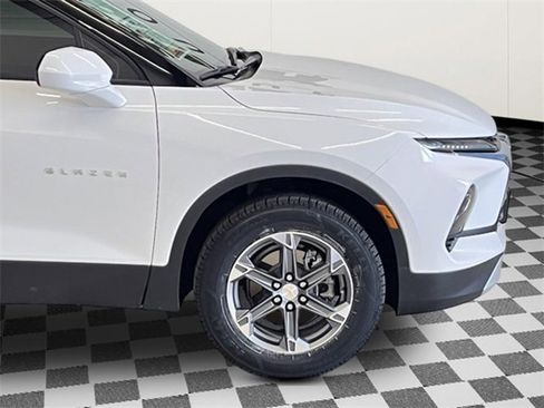 Certified 2023 Chevrolet Blazer LT w/ Driver Confidence Package image 9