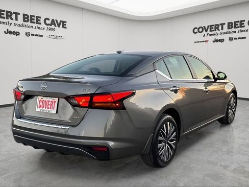 Used 2023 Nissan Altima 2.5 SV image 9