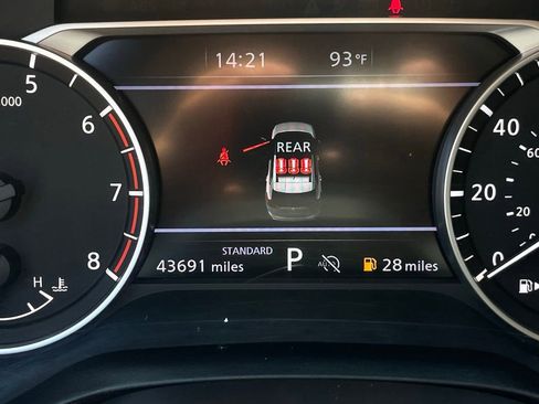 Used 2025 Nissan Rogue S FWD image 15
