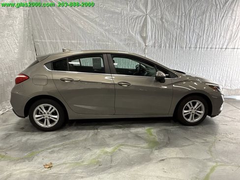 Used 2018 Chevrolet Cruze LT image 14