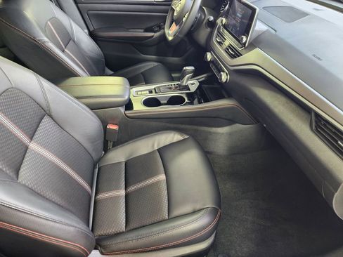 Used 2025 Nissan Altima 2.5 SR AWD/4WD image 15