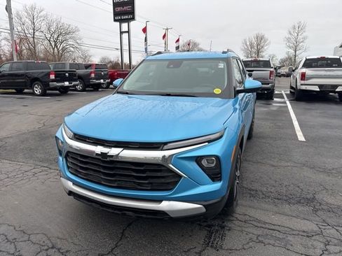 Used 2025 Chevrolet TrailBlazer LT w/ LT Cold Weather Package image 4