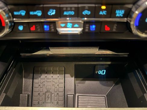 Used 2025 Ford F250 Lariat w/ Chrome Package AWD/4WD image 26
