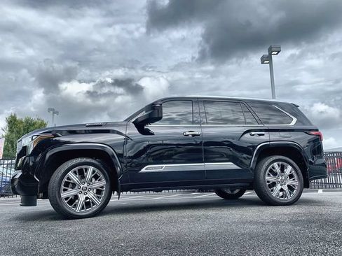 Used 2024 Toyota Sequoia Capstone AWD/4WD image 5