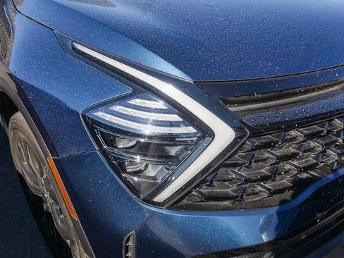 Certified 2025 Kia Sportage X-Line AWD/4WD image 3